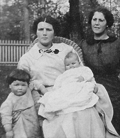 Annie Hardy Viccellio, Asa, Martha, and Kate Hardy Powell Annie Hardy Viccellio, Asa, Martha, and Kate Hardy Powell